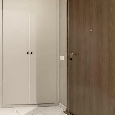 Next Stop - Station Милан