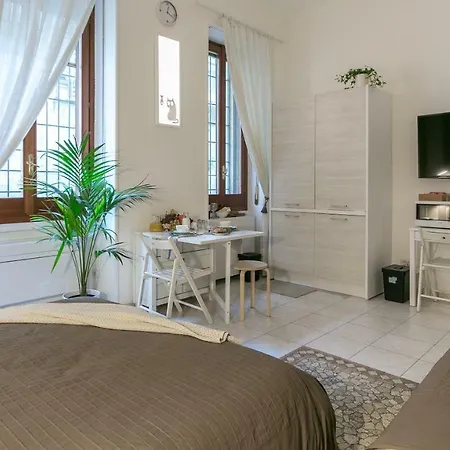 Next Stop - Station Милан