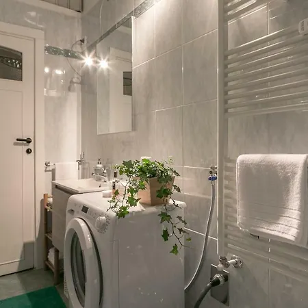 Next Stop - Station Милан